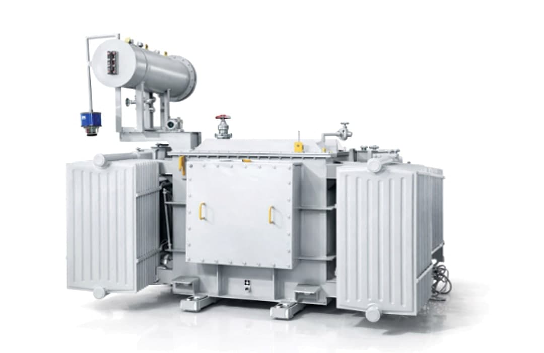 Trafo Power oil-immersed transformer with fully enclosed cable box, as used for data center supply